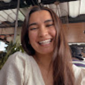 Meet your Posher, Alexis